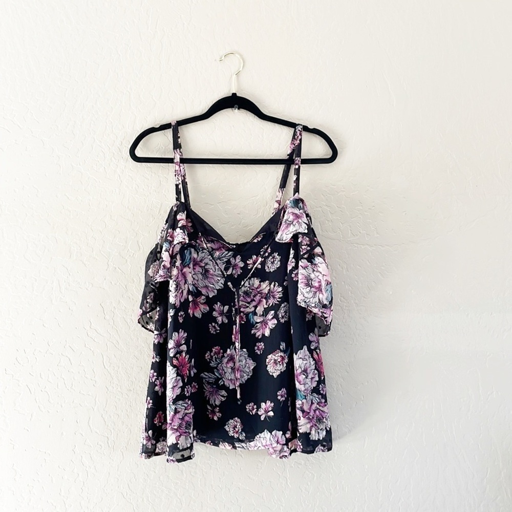 🌿Final Sale‎ 
Torrid Floral Cold Shoulder Top